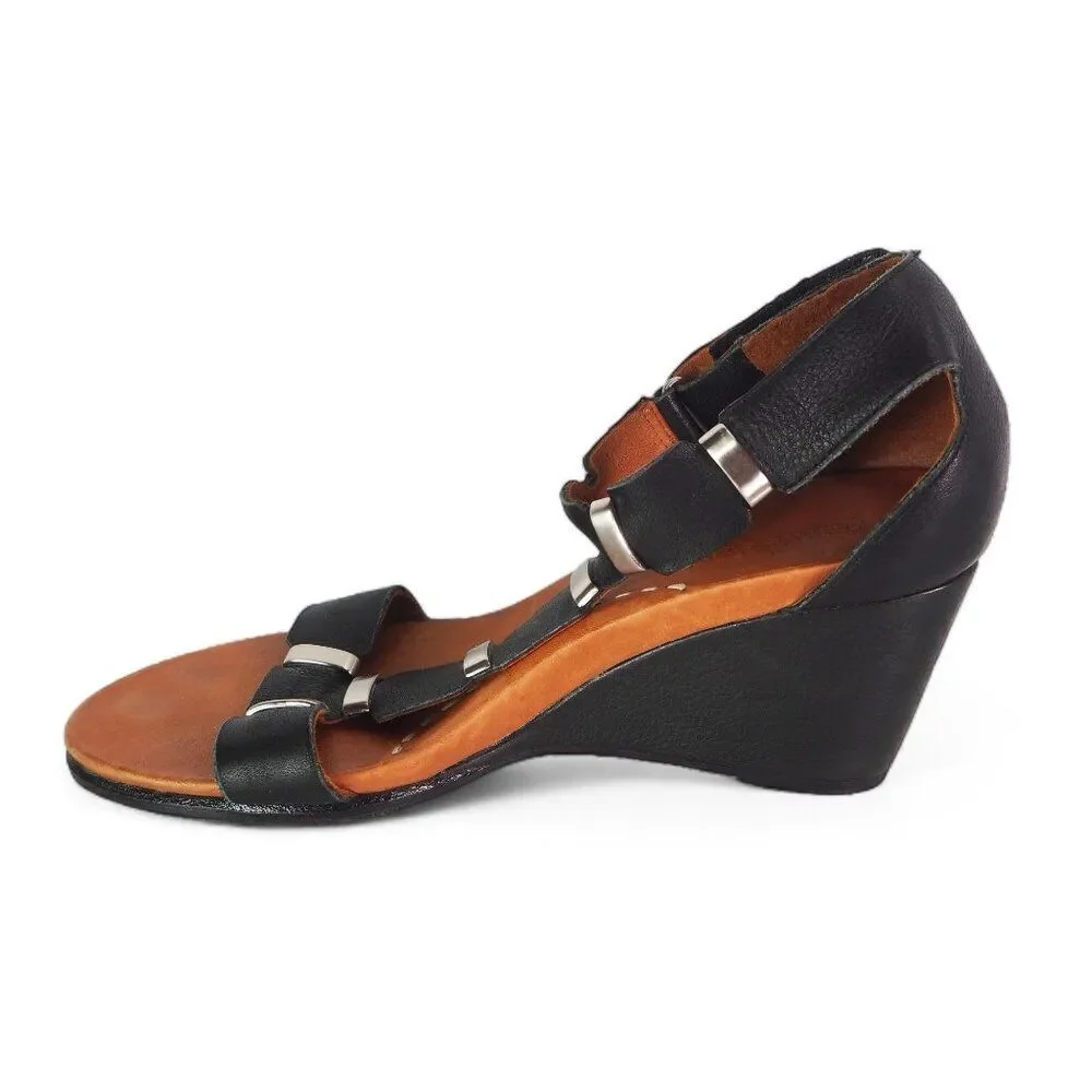 Gentle Souls by Kenneth Cole Hey Gabe‎ T-Strap Open Toe Wedge Black Women's 8.5M